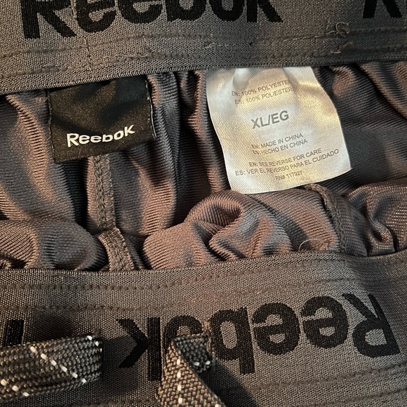 Men’s XL Reebok gym shorts - Picture 2 of 3